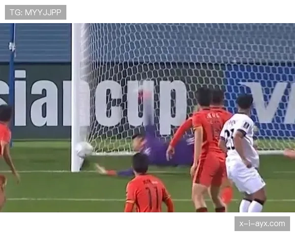 奥布拉克双脚出球助攻展现新技艺 助力球队进攻多元化 奥布拉克双脚出球助攻展现新技艺 助力球队进攻多元化