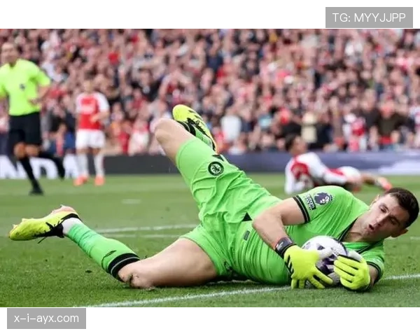 奥布拉克五度加冕雅辛奖，门将巅峰表现再创历史